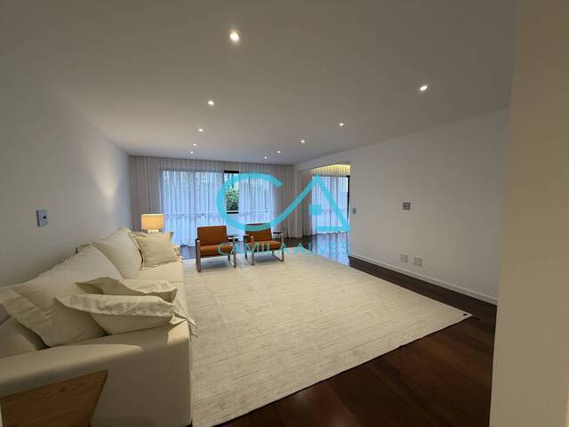 #163 - Apartamento para Venda em Santos - SP