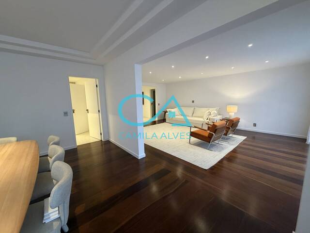 #163 - Apartamento para Venda em Santos - SP